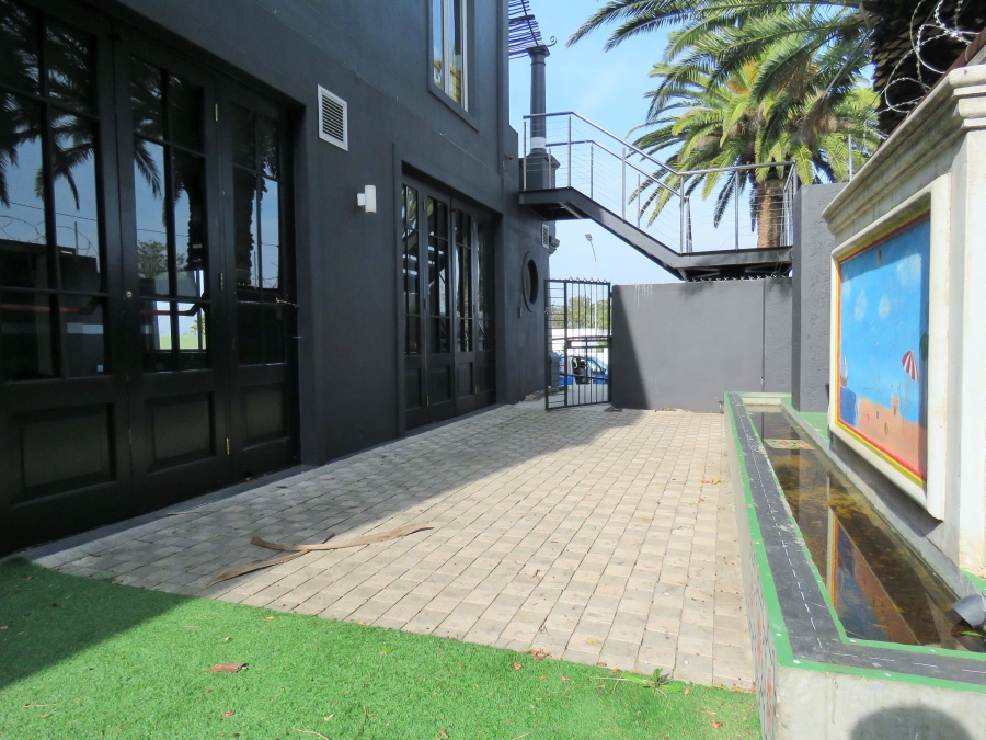 To Let commercial Property for Rent in Somerset West Western Cape